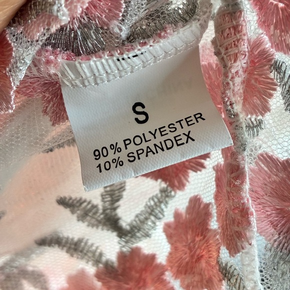 NWOT Sheer Floral Embroidered Mesh Puff Sleeve Bodysuit – Size Small - Picture 4 of 9